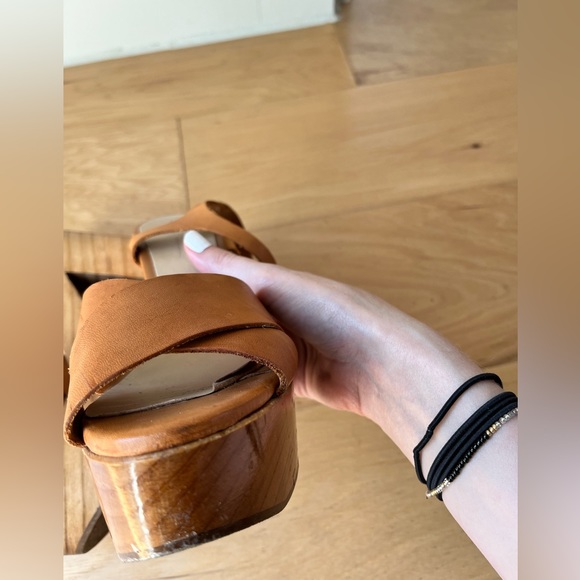 Zara wooden platform leather tan sandals - Picture 5 of 8
